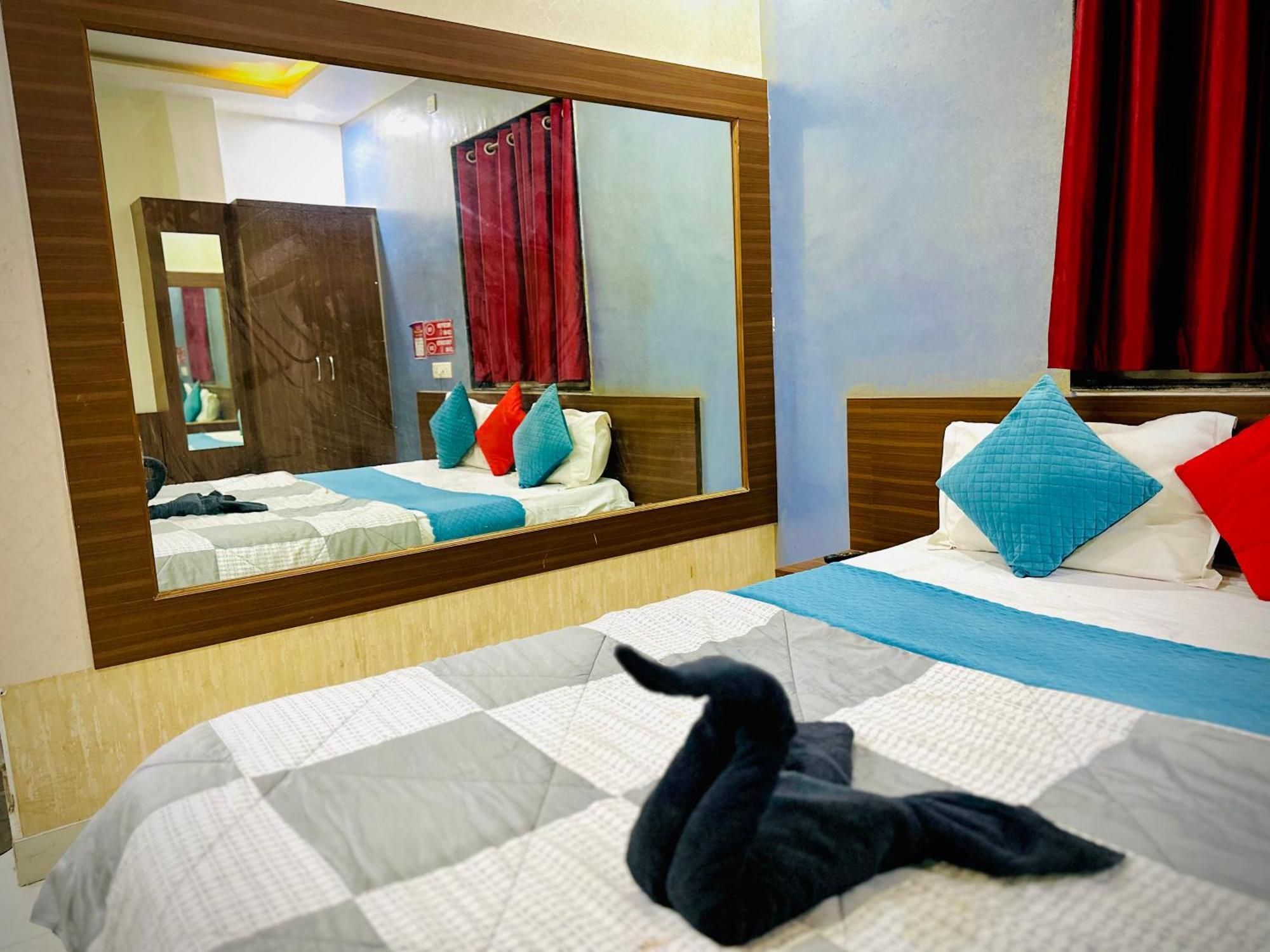 Hotel Sawai Executive Jadhavwadi Exterior foto