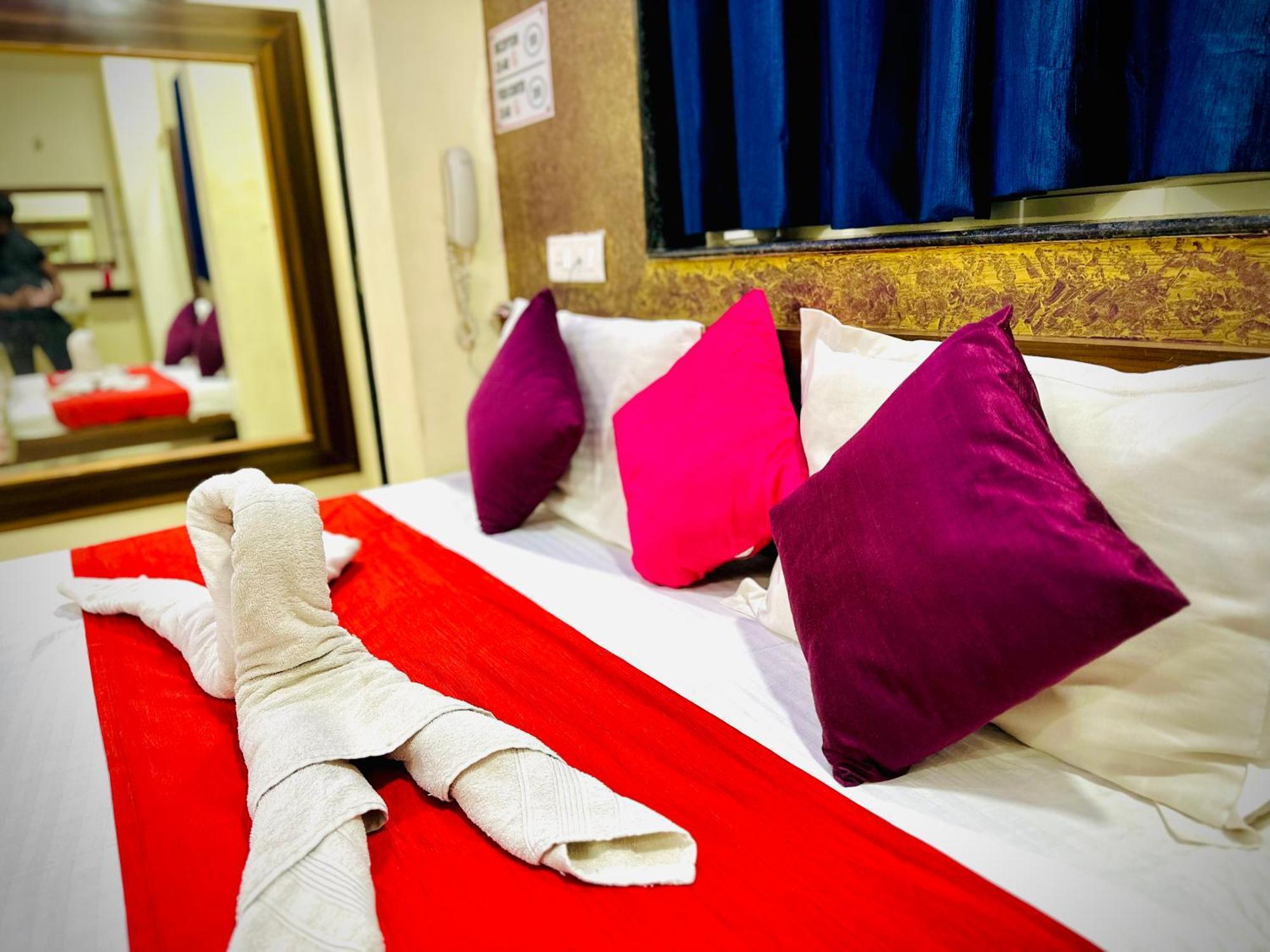 Hotel Sawai Executive Jadhavwadi Exterior foto