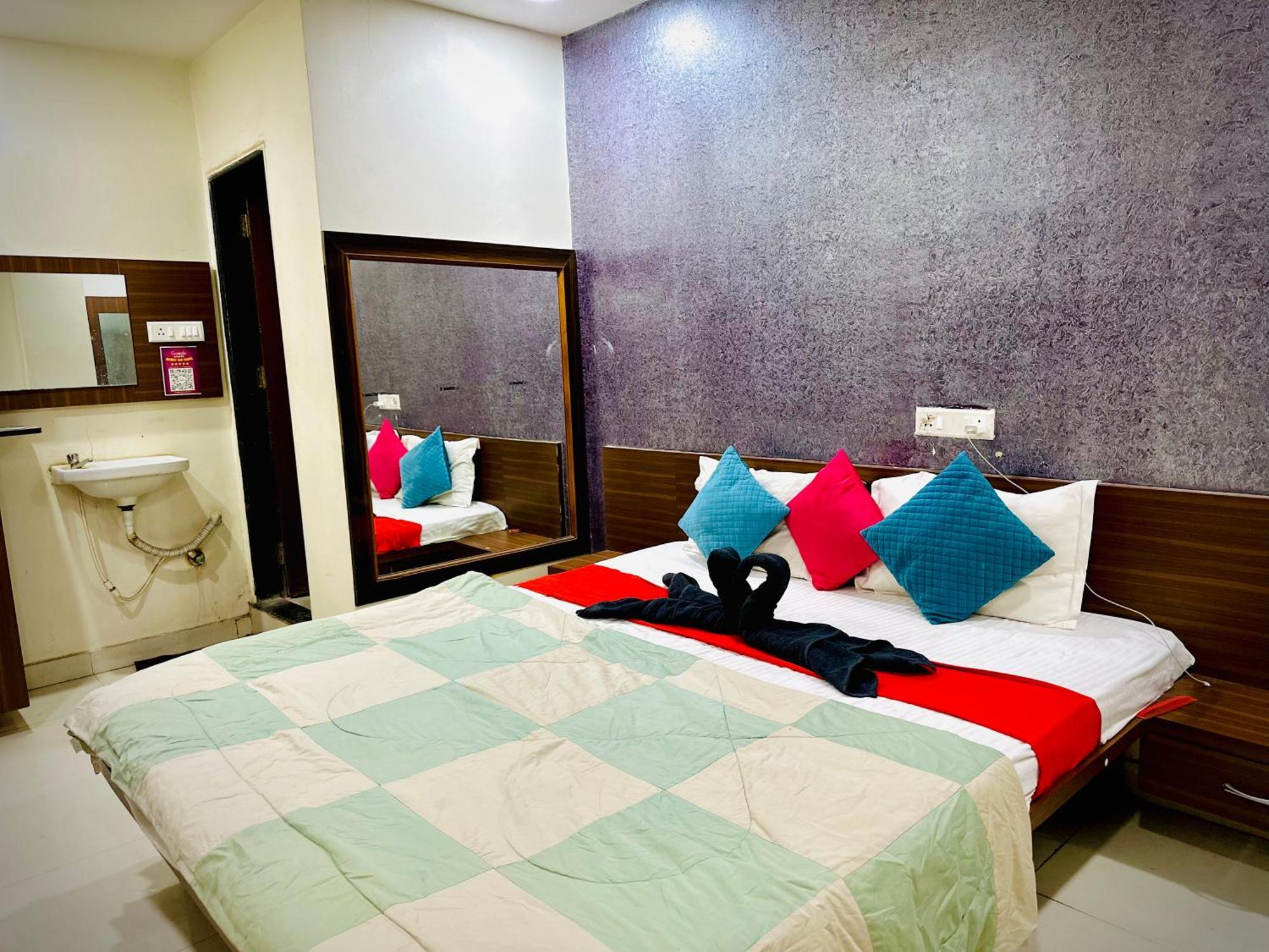 Hotel Sawai Executive Jadhavwadi Exterior foto