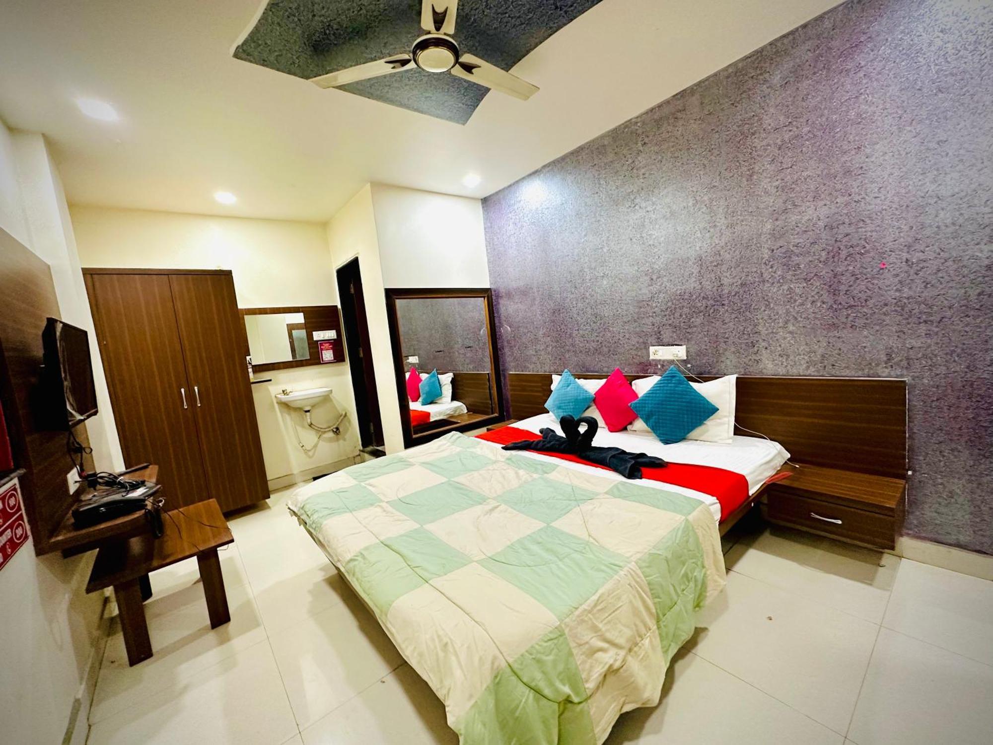 Hotel Sawai Executive Jadhavwadi Exterior foto