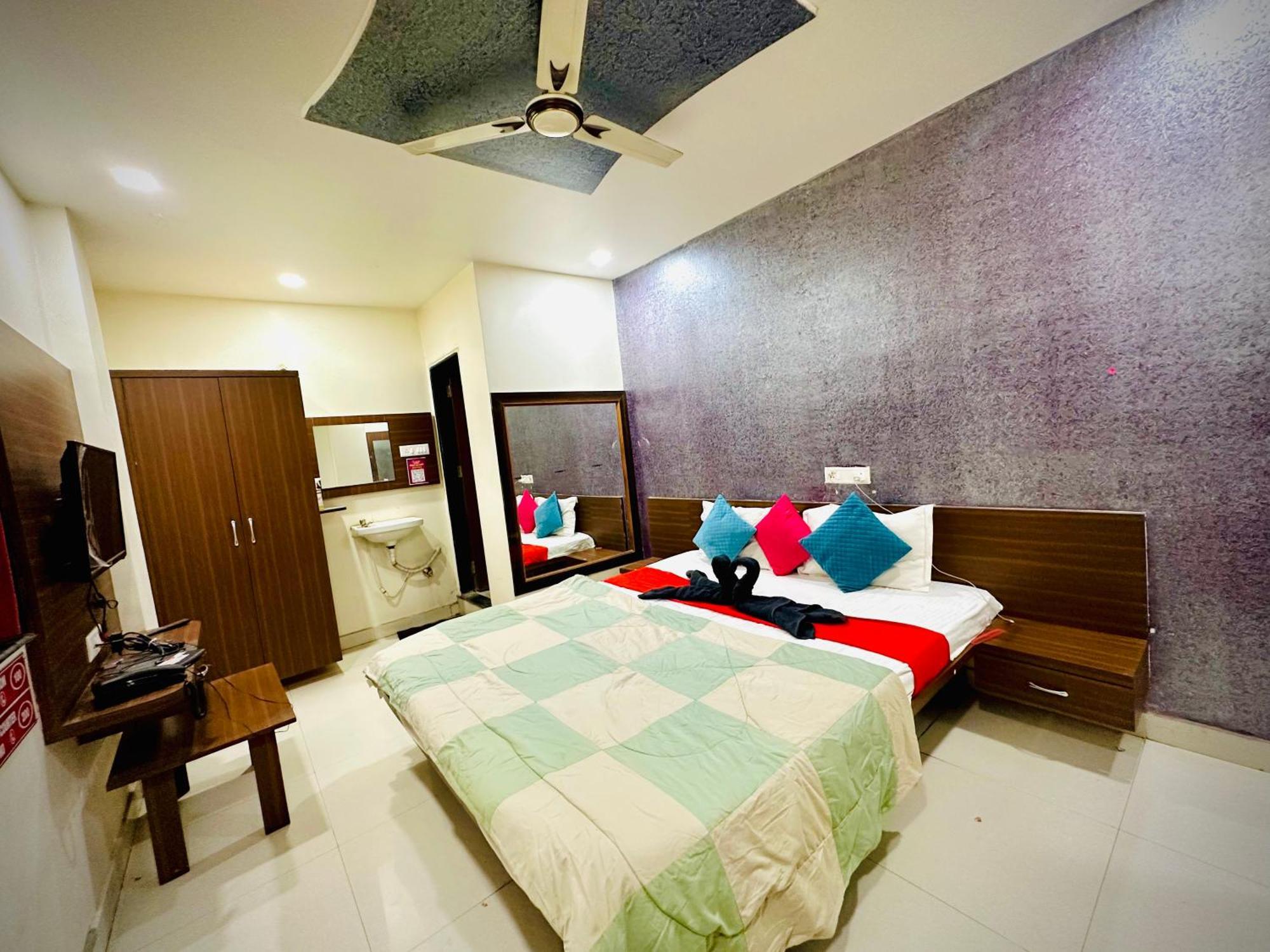 Hotel Sawai Executive Jadhavwadi Exterior foto