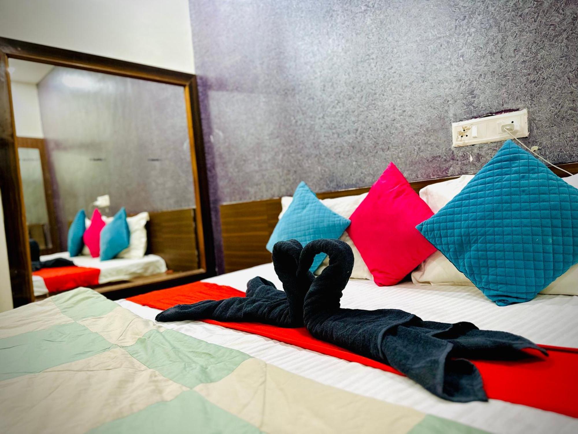 Hotel Sawai Executive Jadhavwadi Exterior foto